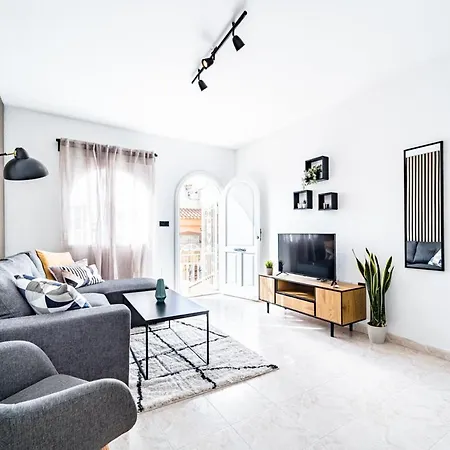 Holiday home Renovated Townhouse - Rooftop, Garden & Stunning Views