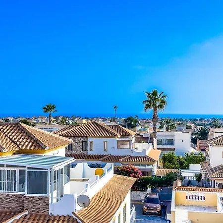 Holiday home Renovated Townhouse - Rooftop, Garden & Stunning Views
