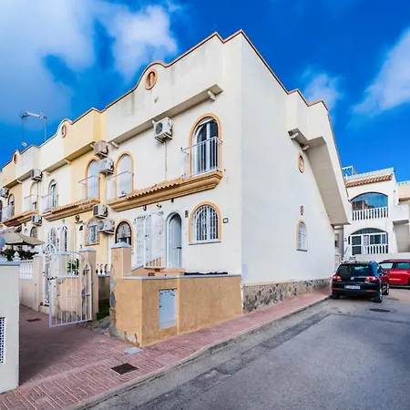 Renovated Townhouse - Rooftop, Garden & Stunning Views Holiday home Alicante